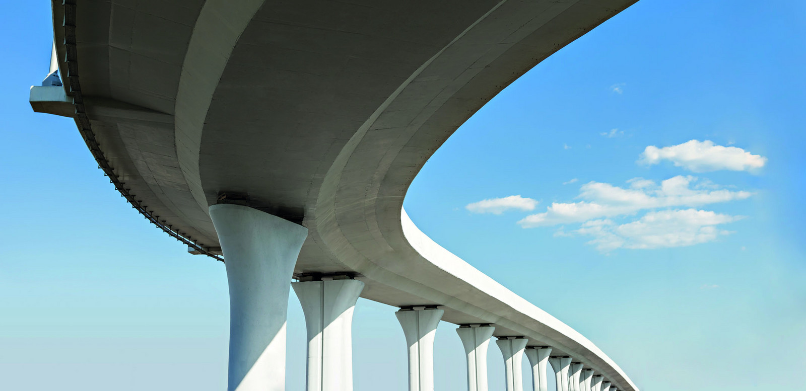 141973483 Underside,Of,An,Elevated,Roads